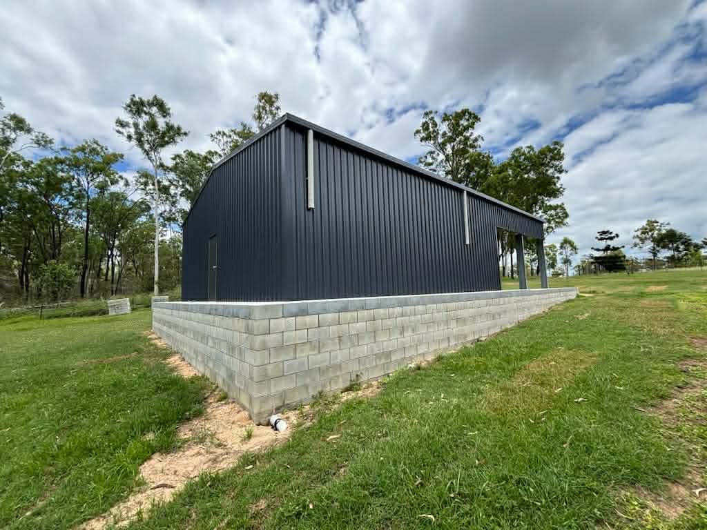 charcoal-shed-block-retaining-wall